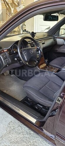 Mercedes E 270 2001, 523,719 km - 2.7 l - Bakı
