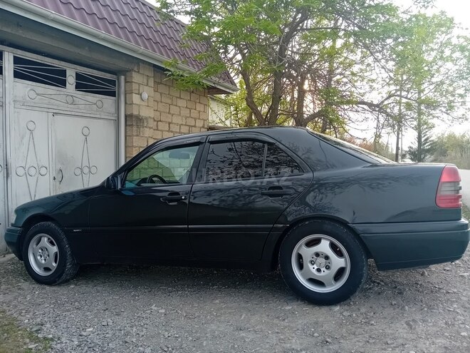 Mercedes C 220 1994, 470,000 km - 2.2 l - Ucar