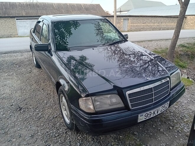 Mercedes C 220 1994, 470,000 km - 2.2 l - Ucar