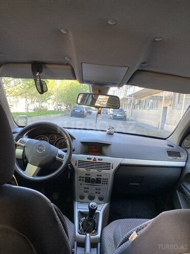 Opel Astra 2010, 261,000 km - 1.4 l - Göyçay