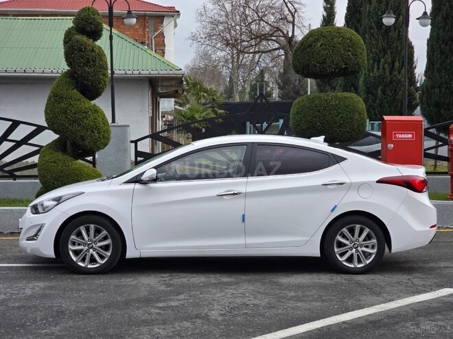 Hyundai Avante 2015, 180,000 km - 1.6 l - Bakı