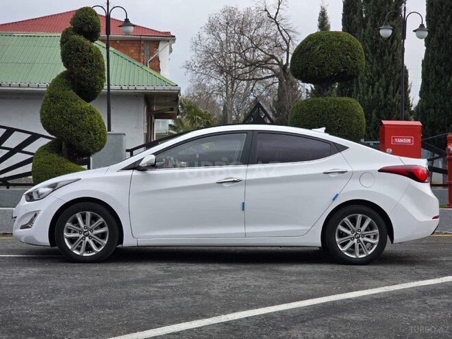 Hyundai Avante 2015, 180,000 km - 1.6 l - Bakı