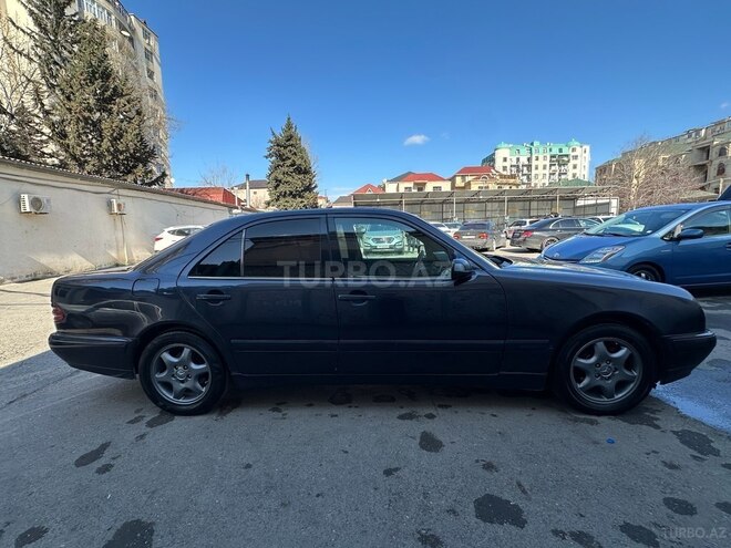 Mercedes E 220 d 2001, 315,000 km - 2.2 l - Bakı