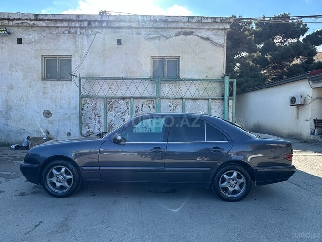 Mercedes E 220 d 2001, 315,000 km - 2.2 l - Bakı