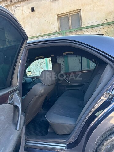 Mercedes E 220 d 2001, 315,000 km - 2.2 l - Bakı