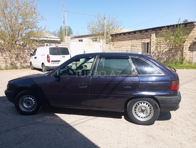 Opel Astra 1995, 598,060 km - 1.6 l - Sabirabad