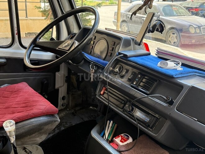 Mercedes 208 D 1994, 300,000 km - 2.3 l - Bakı
