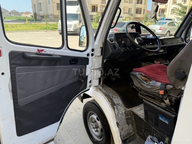 Mercedes 208 D 1994, 300,000 km - 2.3 l - Bakı