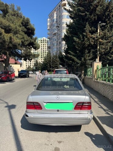 Mercedes E 230 1995, 462,000 km - 2.3 l - Bakı