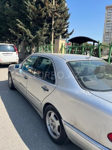 Mercedes E 230 1995, 462,000 km - 2.3 l - Bakı
