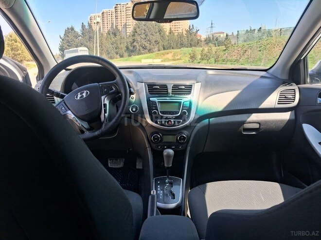 Hyundai Accent 2013, 325,000 km - 1.6 l - Bakı