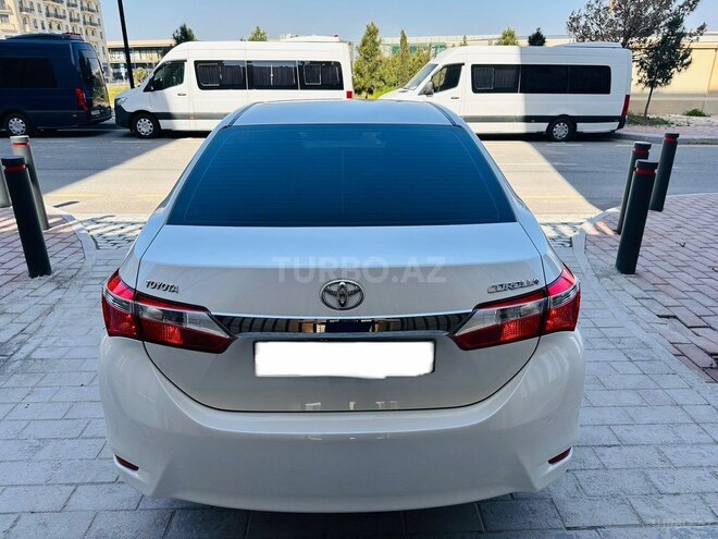 Toyota Corolla 2015, 173,121 km - 1.6 l - Bakı