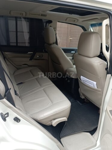 Mitsubishi Pajero 2010, 228,000 km - 3.5 л - Bakı