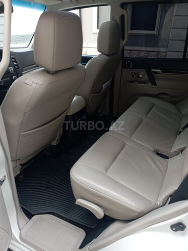 Mitsubishi Pajero 2010, 228,000 km - 3.5 л - Bakı
