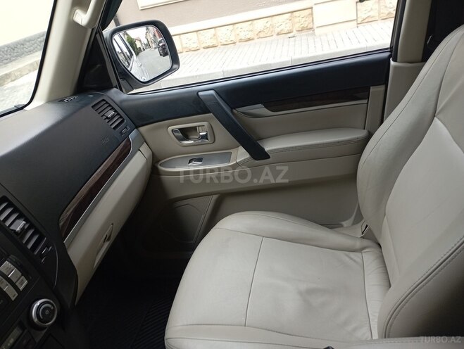Mitsubishi Pajero 2010, 228,000 km - 3.5 л - Bakı