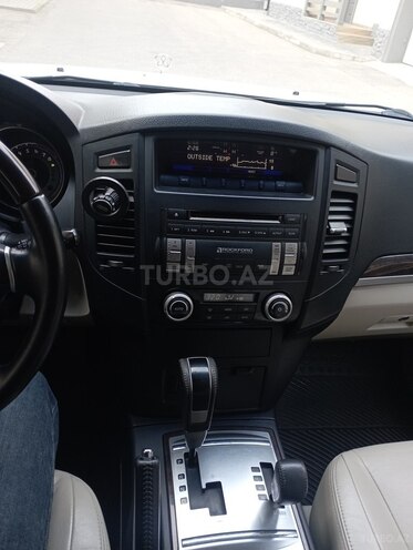 Mitsubishi Pajero 2010, 228,000 km - 3.5 л - Bakı