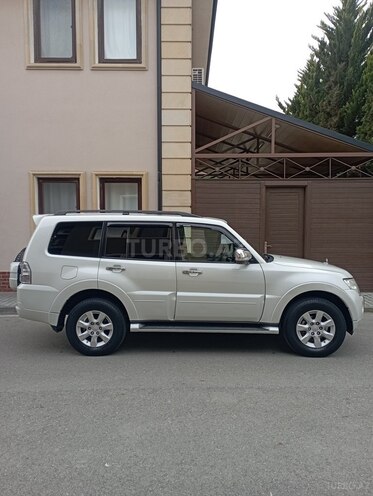 Mitsubishi Pajero 2010, 228,000 km - 3.5 л - Bakı