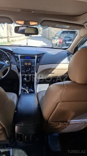 Hyundai Sonata-14