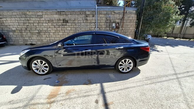 Hyundai Sonata-12