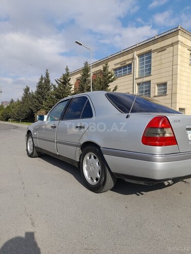 Mercedes C 220 1995, 520,000 km - 2.2 l - Bakı
