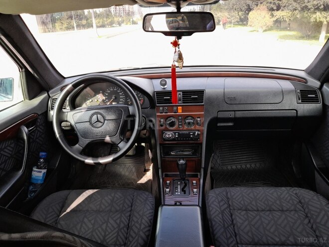 Mercedes C 220 1995, 520,000 km - 2.2 l - Bakı