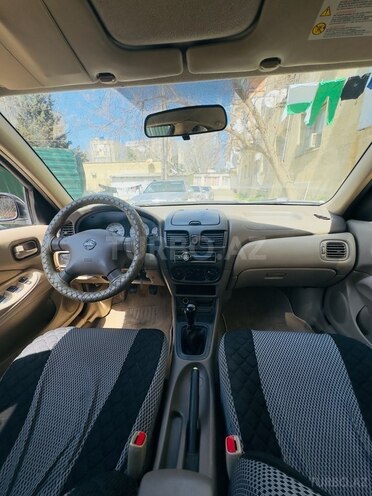 Nissan Sunny-5