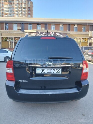 Kia Carnival-2