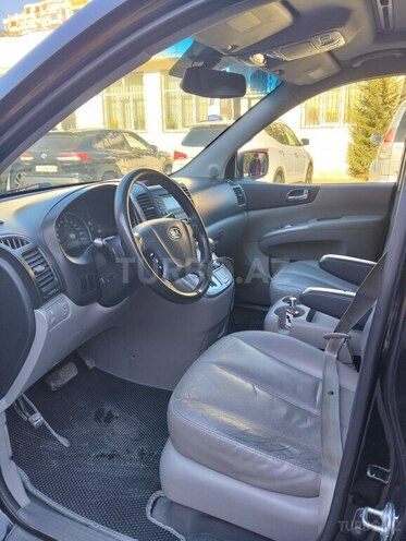 Kia Carnival-11