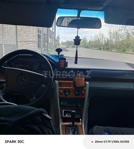 Mercedes E 220 1994, 200,000 km - 2.2 l - Şəmkir