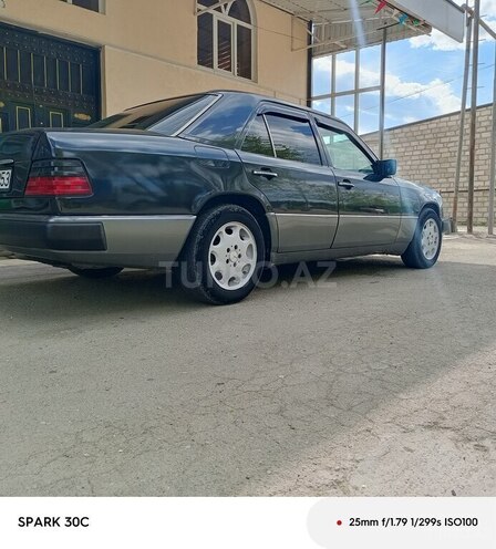 Mercedes E 220 1994, 200,000 km - 2.2 l - Şəmkir