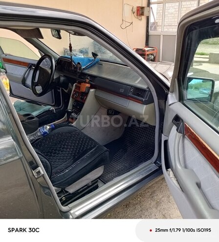 Mercedes E 220 1994, 200,000 km - 2.2 l - Şəmkir