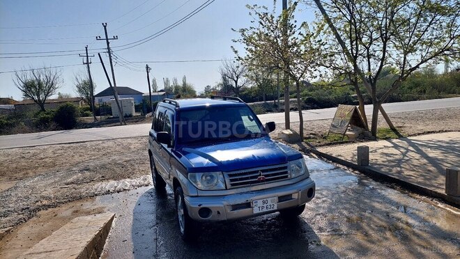 Mitsubishi Pajero io 2001, 130,000 km - 2.0 l - Salyan