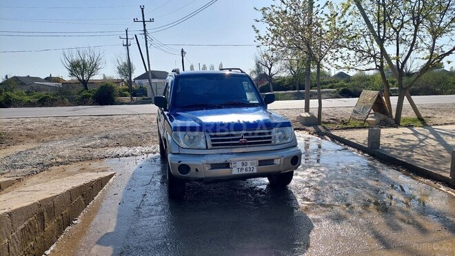 Mitsubishi Pajero io 2001, 130,000 km - 2.0 l - Salyan