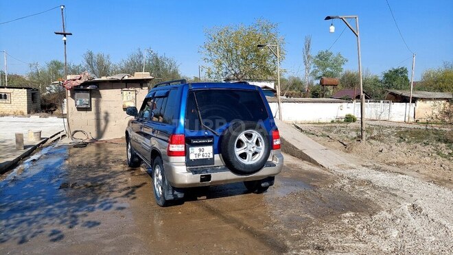 Mitsubishi Pajero io 2001, 130,000 km - 2.0 l - Salyan