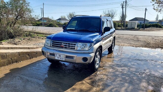 Mitsubishi Pajero io 2001, 130,000 km - 2.0 l - Salyan