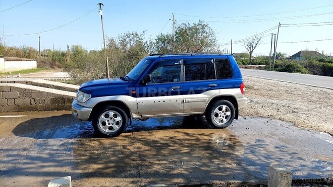 Mitsubishi Pajero io 2001, 130,000 km - 2.0 l - Salyan
