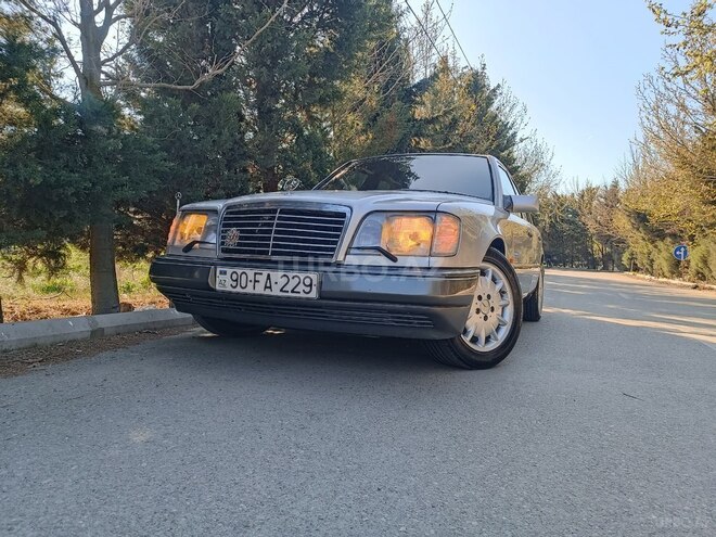 Mercedes E 220 1995, 410,000 km - 2.2 l - Bakı