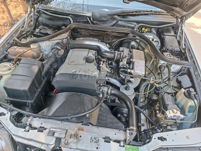 Mercedes E 220 1995, 410,000 km - 2.2 l - Bakı