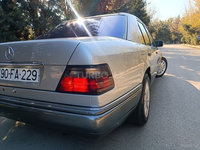 Mercedes E 220 1995, 410,000 km - 2.2 l - Bakı