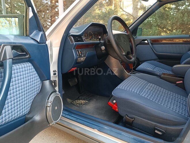 Mercedes E 220 1995, 410,000 km - 2.2 l - Bakı
