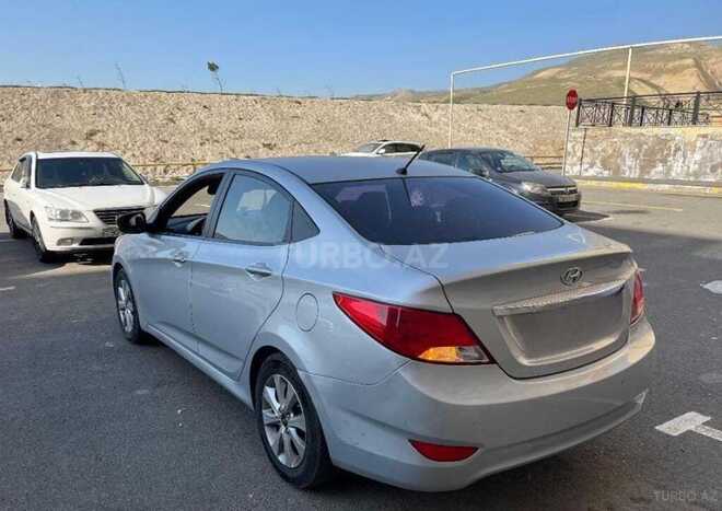 Hyundai Accent 2015, 228,800 km - 1.6 l - Bakı