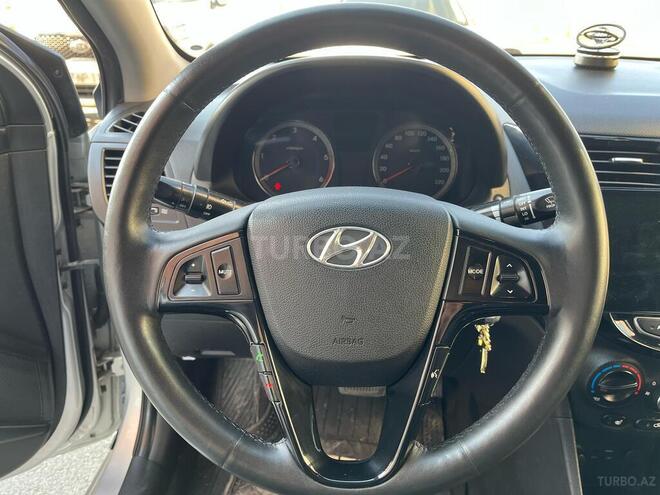 Hyundai Accent 2015, 228,800 km - 1.6 l - Bakı