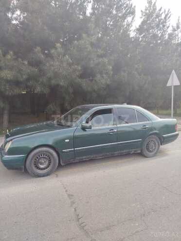 Mercedes E 220 d 1998, 300,500 km - 2.2 l - Qəbələ