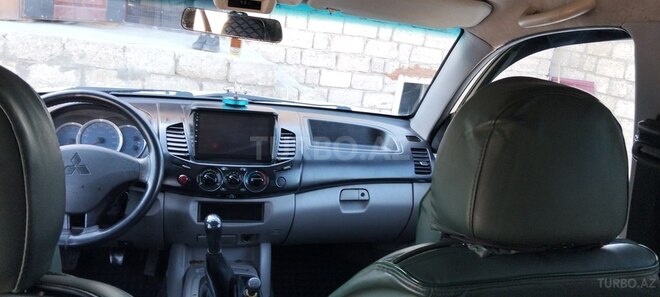 Mitsubishi L200 2010, 372,000 km - 2.5 l - Bakı