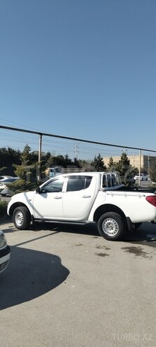 Mitsubishi L200 2010, 372,000 km - 2.5 l - Bakı