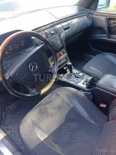 Mercedes E 240 1997, 600,000 km - 2.4 l - Masallı