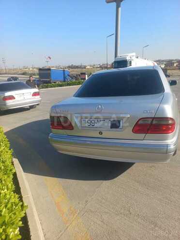 Mercedes E 220 d 2001, 219,000 km - 2.2 l - Bakı
