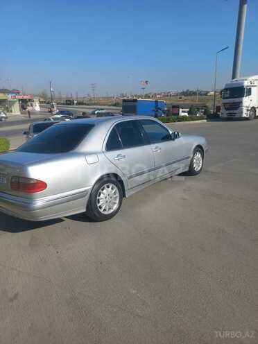 Mercedes E 220 d 2001, 219,000 km - 2.2 l - Bakı