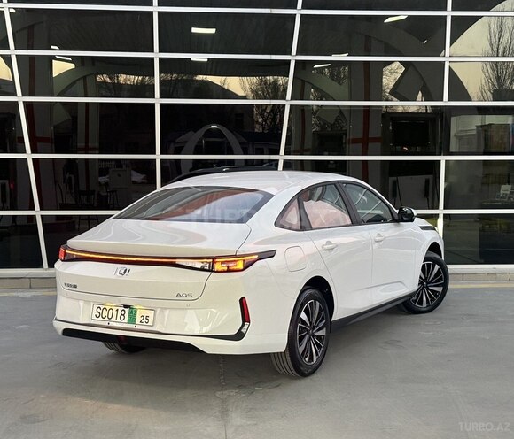 Changan Qiyuan A05 2025, 0 km - 1.5 л - Bakı