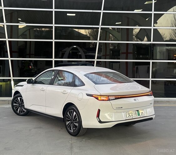 Changan Qiyuan A05 2025, 0 km - 1.5 л - Bakı